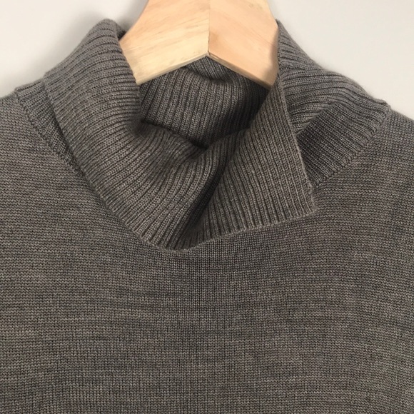 THE LIMITED Taupe/gray sleeveless tunic top - Picture 2 of 5